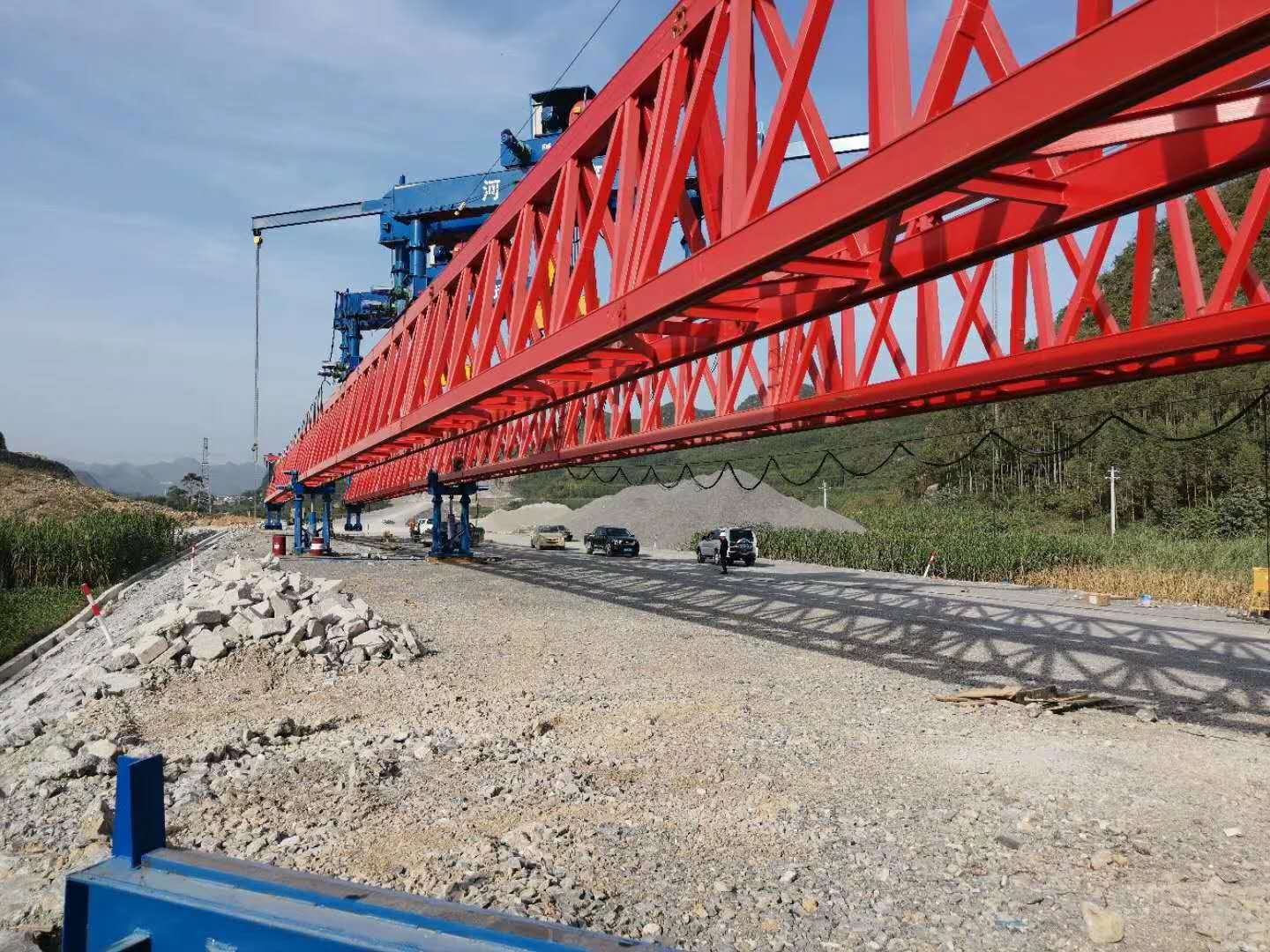 GYLQ260T-50M全新式自平衡过跨架桥机